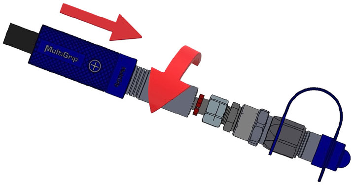 Im darauffolgenden Montageschritt wird der Handgriff über die Hydraulikschlauchleitung geschoben und auf das Aussengewinde des Adapters aufgeschraubt.